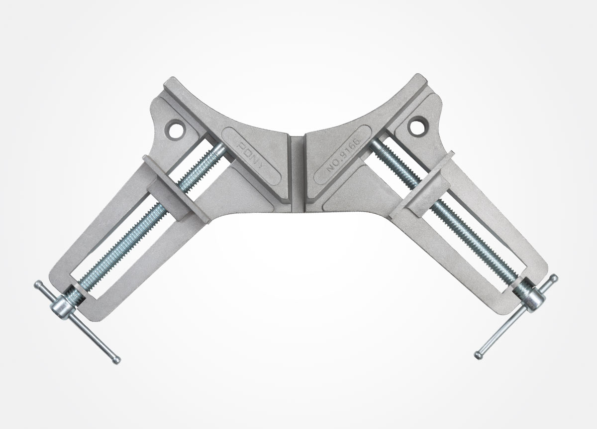 Corner and splicing clamp